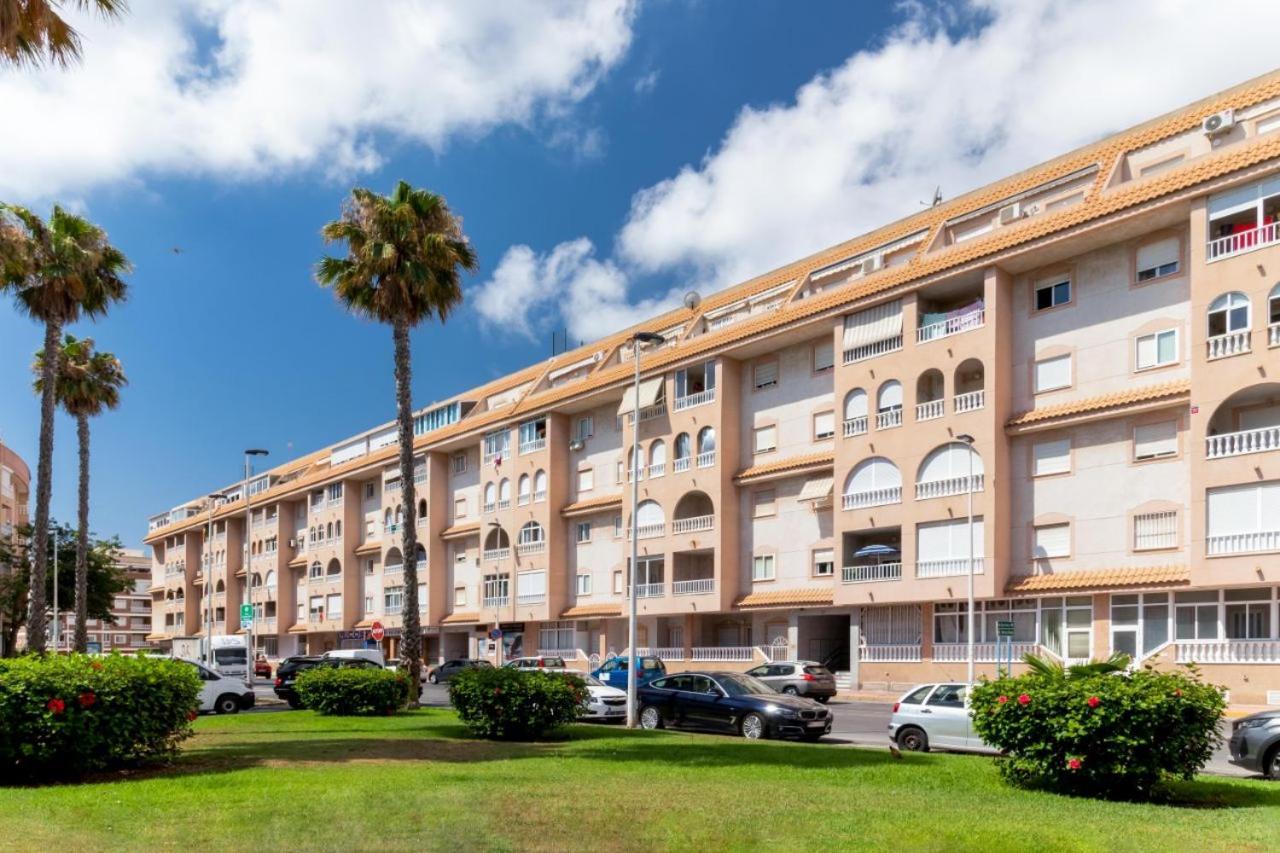 Apartamentos Villa Madrid Torrevieja Ngoại thất bức ảnh